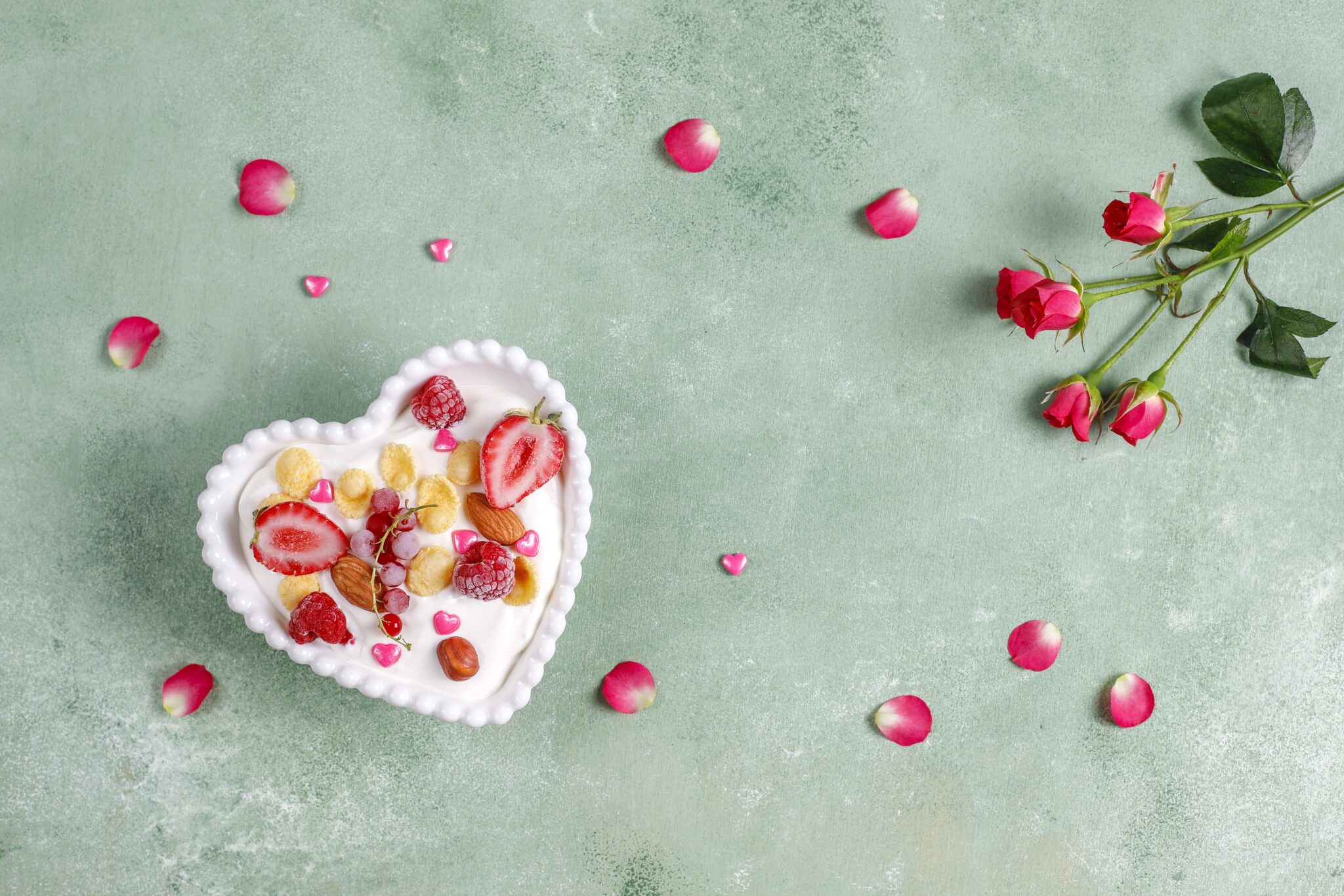 Heart Shape Anniversary Cake - TheFlowersPoint