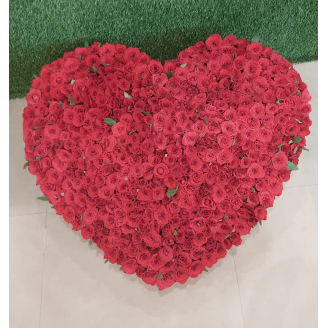500 Red Roses Heart Shape Arrangement