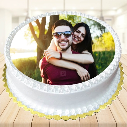 Cute Couple Vanilla Photo Cake