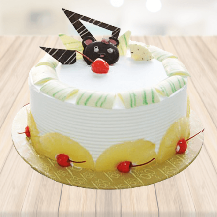 Decorative Pineapple Cake