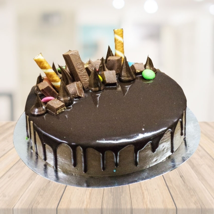 Special KitKat Chocolate Cake