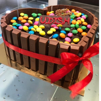 KitKat Gems Heart Shape Cake