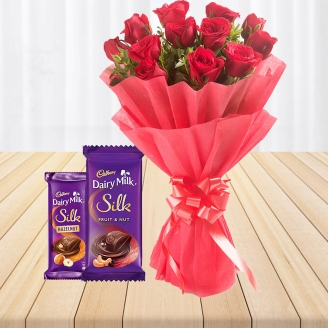 Beautiful Red Roses With Chocolates