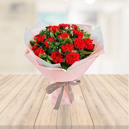 Bouquet of 6 Red Carnations