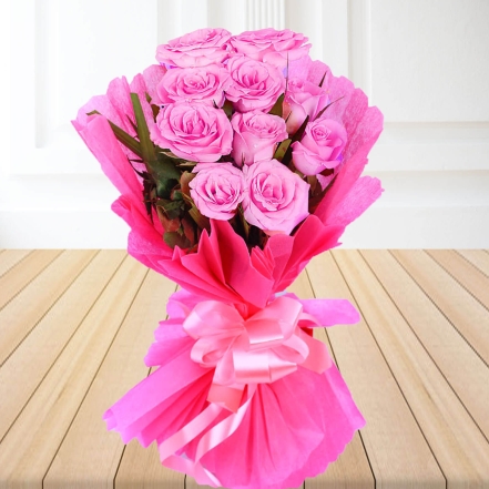 Splendid 10 Pink Roses Bouquet